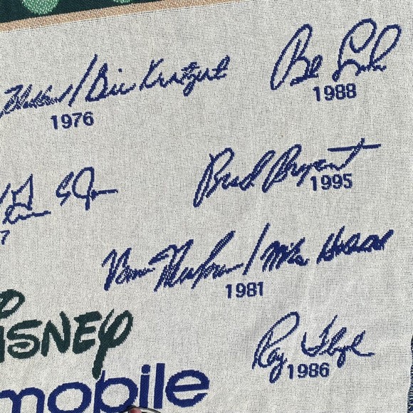 Vtg Disney Oldsmobile Golf Tapestry Throw Blanket - Picture 4 of 9